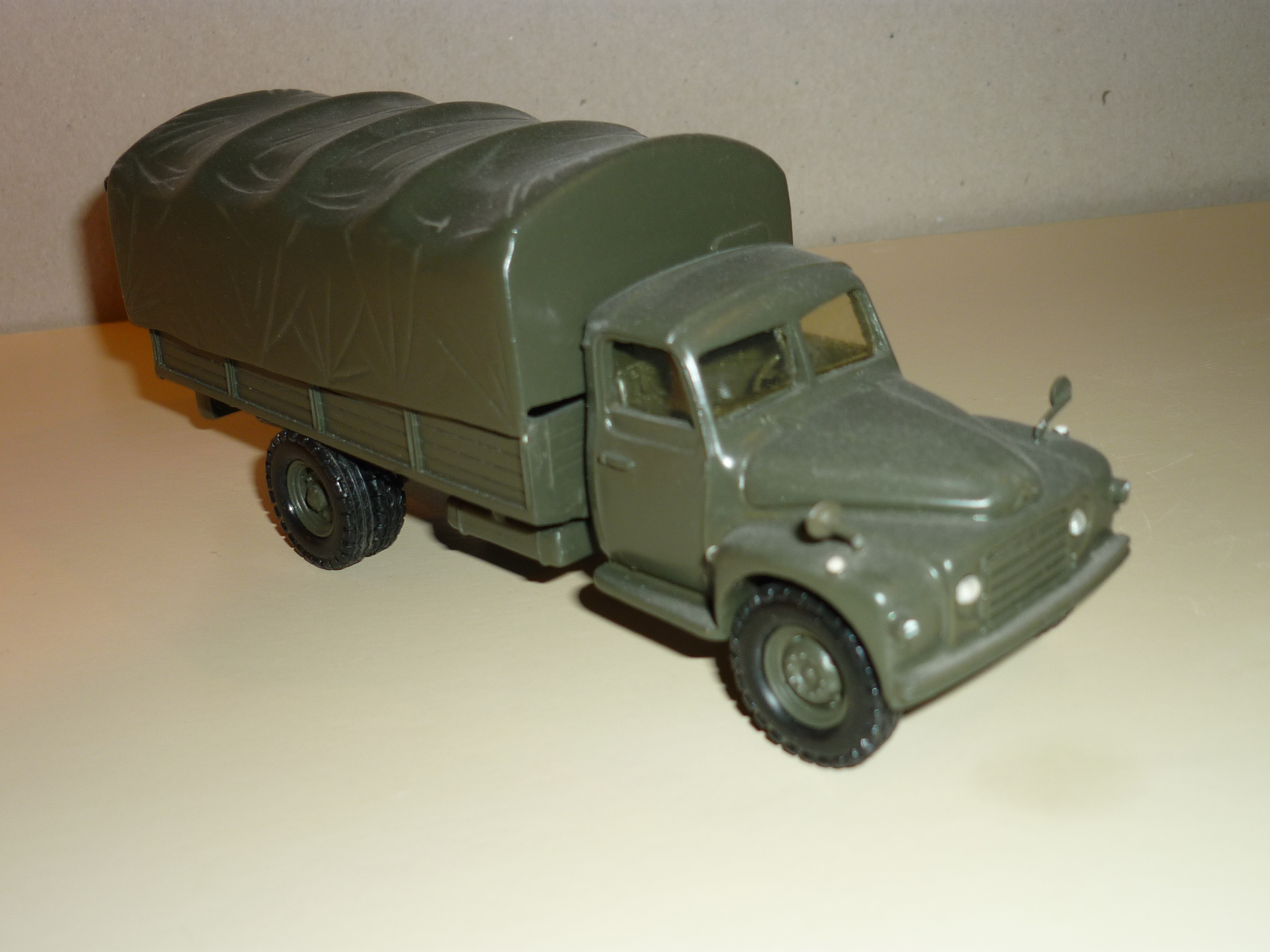 Corgi Héritage 1/50 - Citroën Type 55 Militaire Bâché - Série Limitée